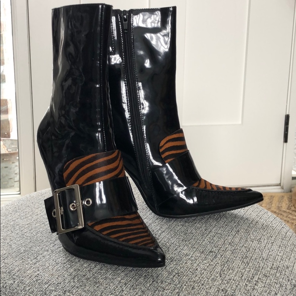 Fantastic heeled bootie!